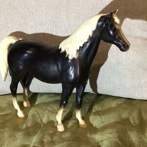 Breyer Dickory Matte Charcoal Arabian Stallion Horse